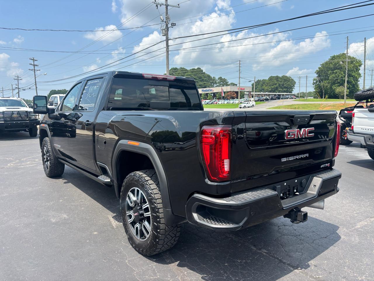 GMC Sierra 2500HD 4WD Crew Cab 159" AT4 2023