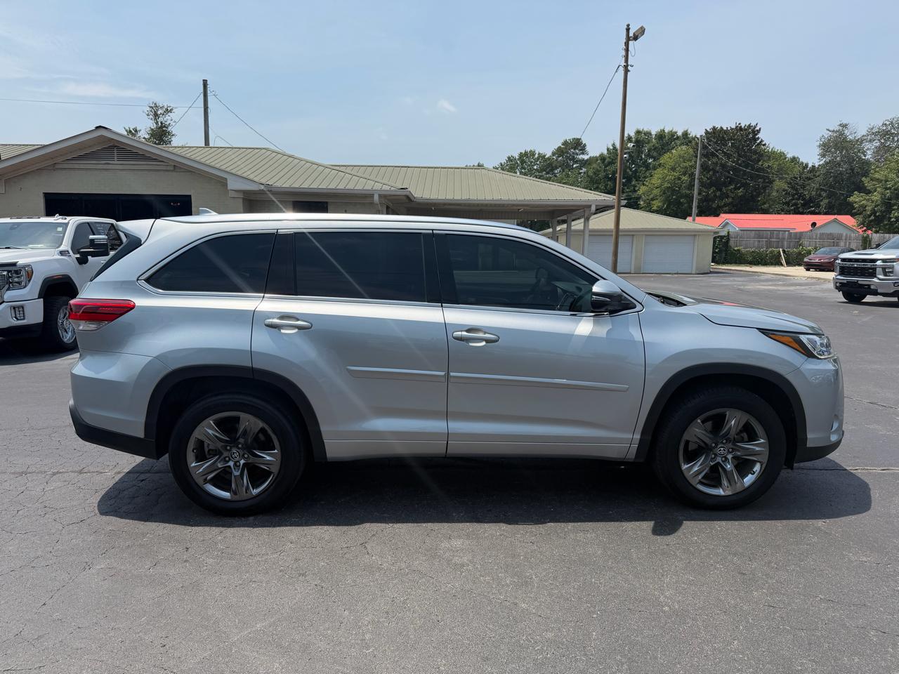 Toyota Highlander Limited Platinum V6 FWD (Natl) 2019