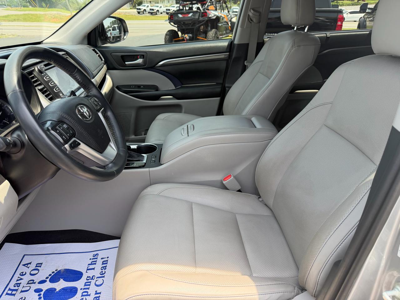 Toyota Highlander Limited Platinum V6 FWD (Natl) 2019