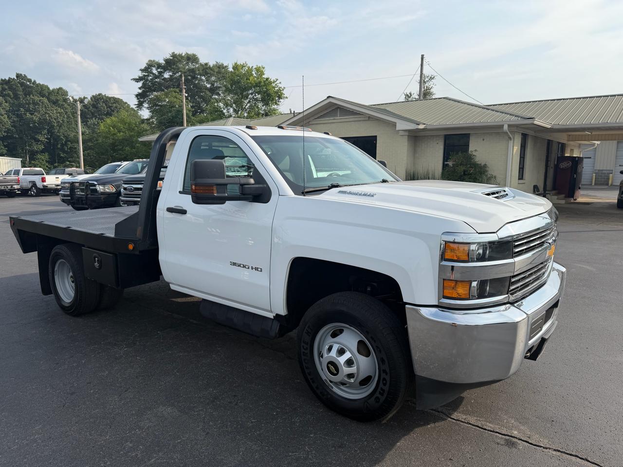 Chevrolet Silverado 3500HD 4WD Reg Cab 137.5" WB, 59.06" CA WT 2018