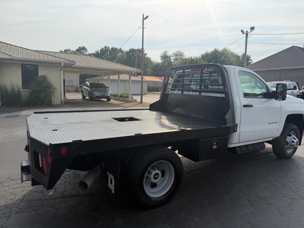 Chevrolet Silverado 3500HD 4WD Reg Cab 137.5" WB, 59.06" CA WT 2018