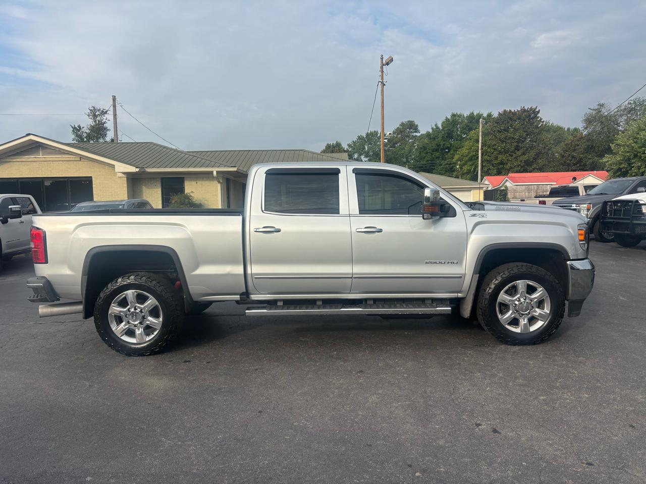 GMC Sierra 2500HD 4WD Crew Cab 153.7" SLT 2018