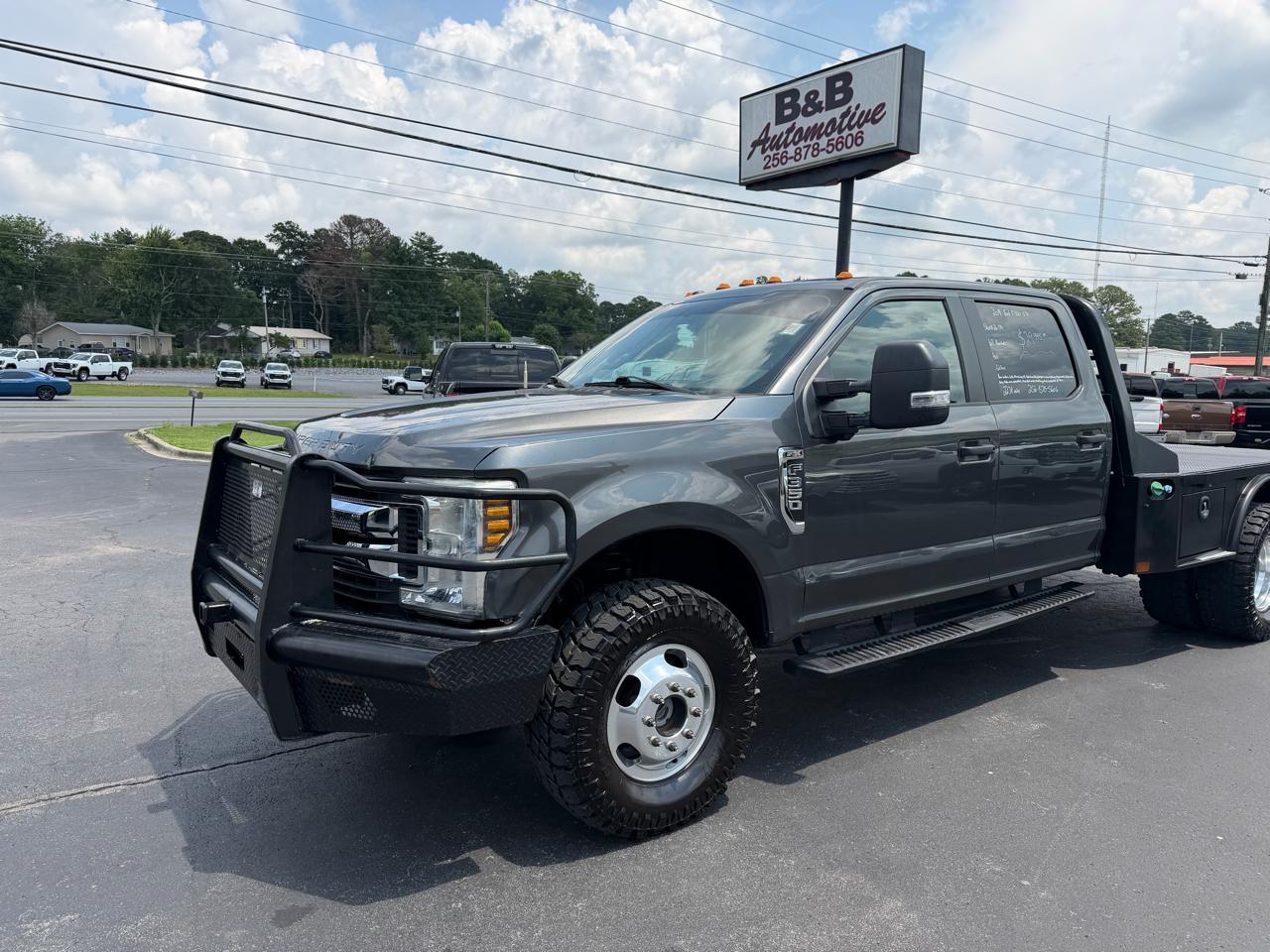 Ford Super Duty F-350 DRW XL 4WD Crew Cab 8' Box 2019