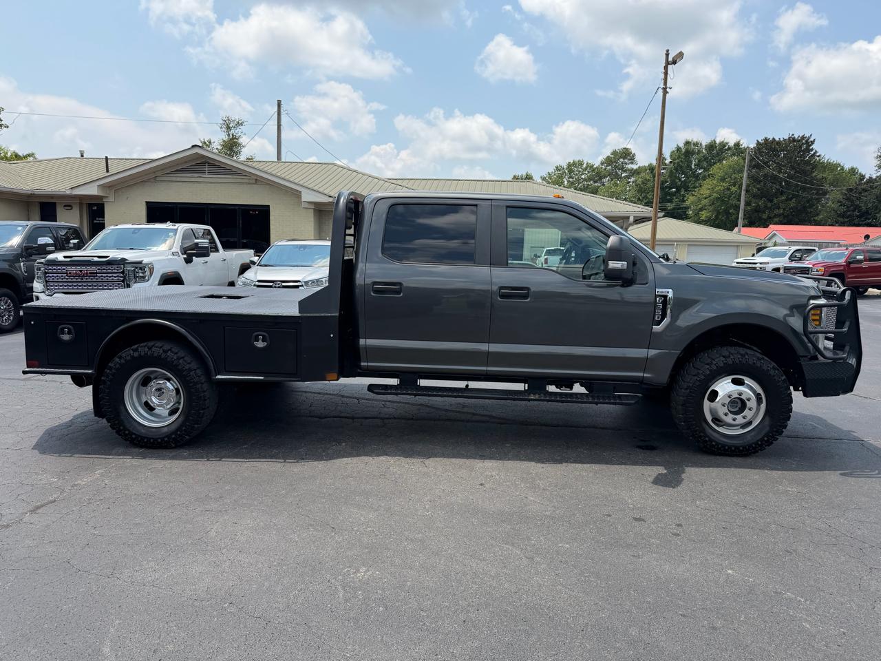 Ford Super Duty F-350 DRW XL 4WD Crew Cab 8' Box 2019