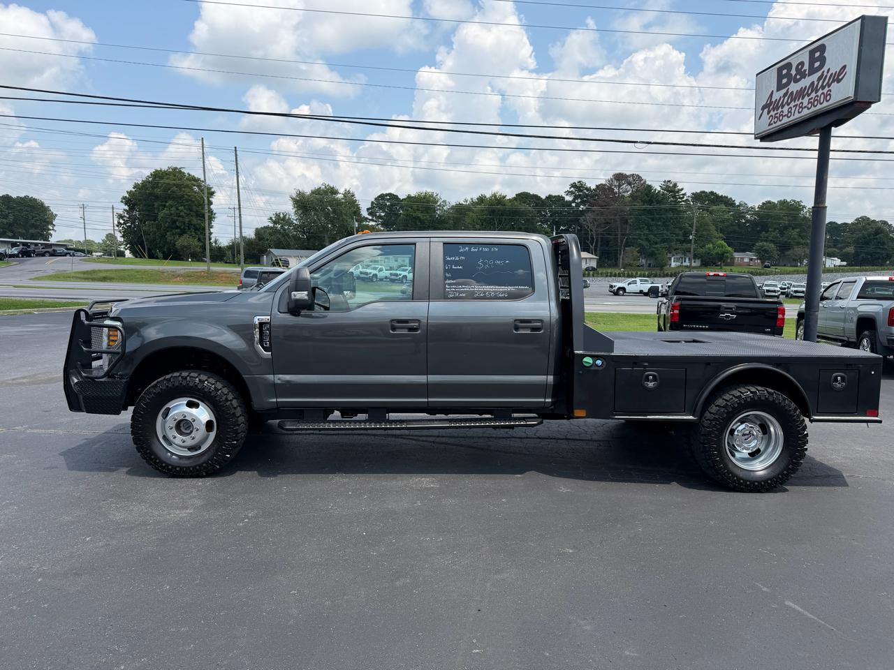 Ford Super Duty F-350 DRW XL 4WD Crew Cab 8' Box 2019