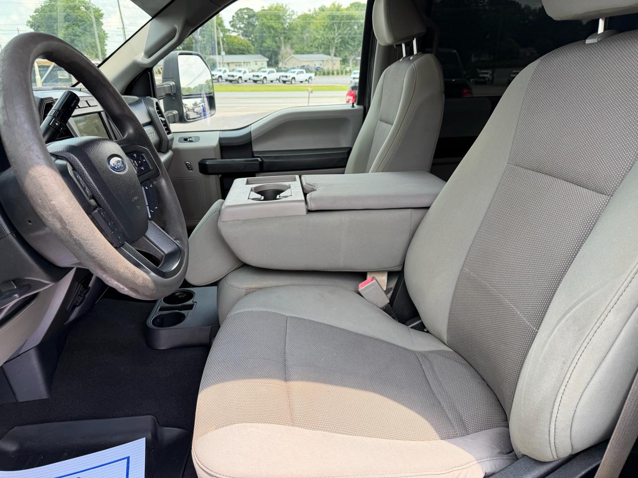 Ford Super Duty F-350 DRW XL 4WD Crew Cab 8' Box 2019