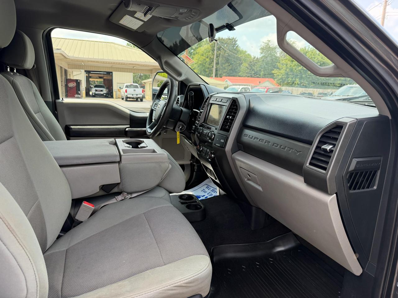 Ford Super Duty F-350 DRW XL 4WD Crew Cab 8' Box 2019