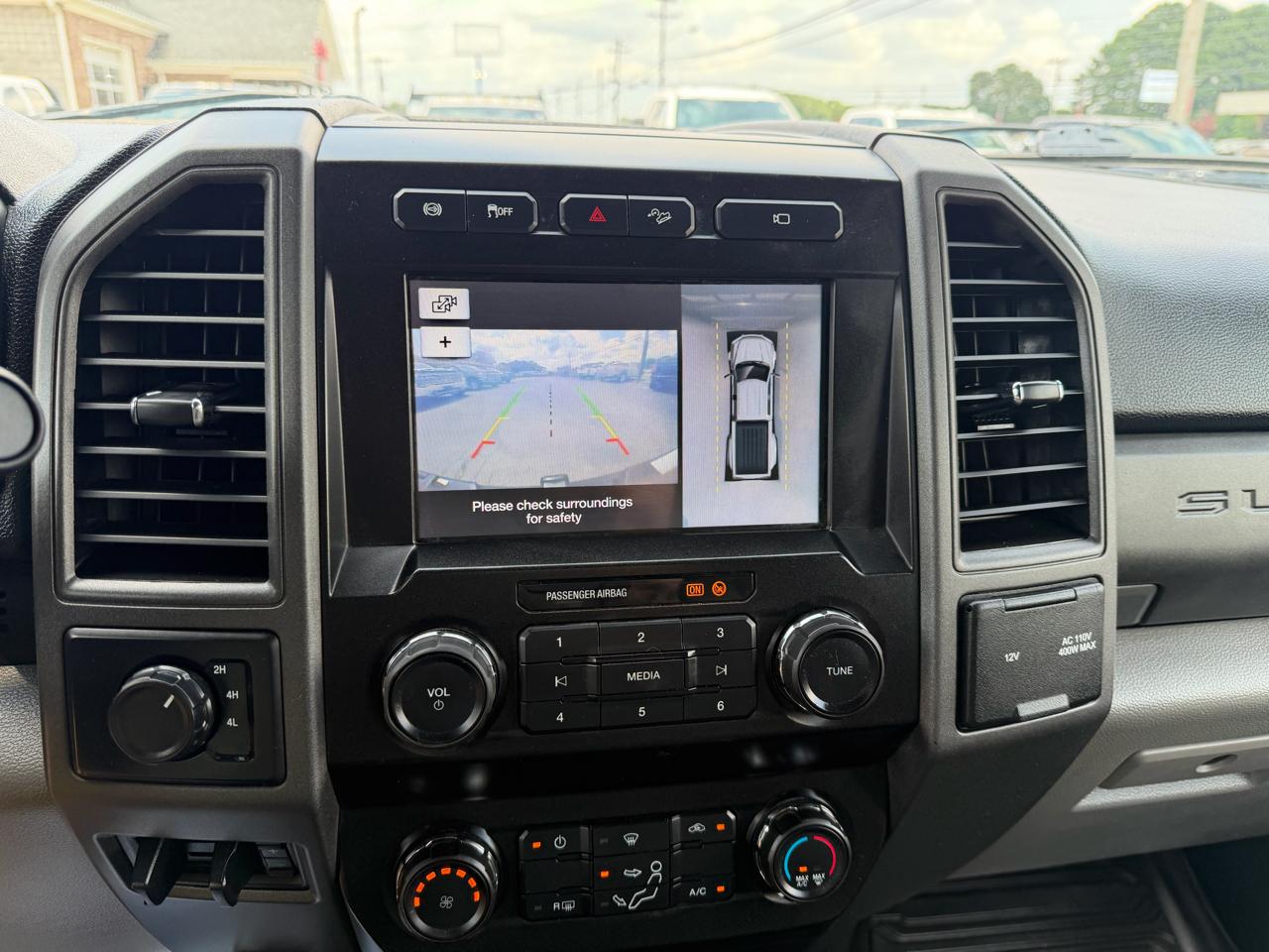Ford Super Duty F-350 DRW XL 4WD Crew Cab 8' Box 2019