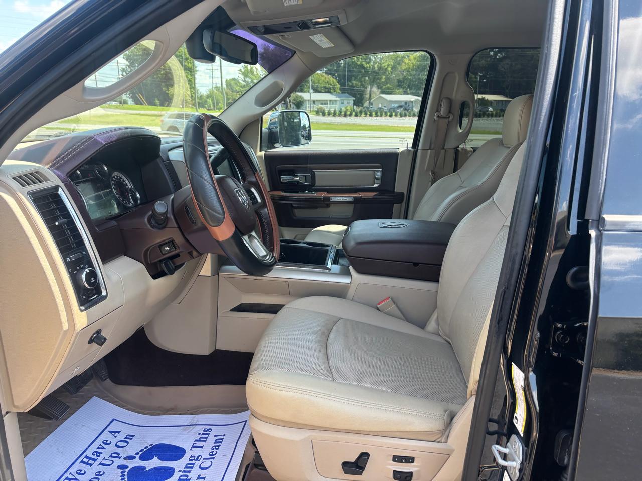 RAM 3500 4WD Crew Cab 169" Laramie 2013