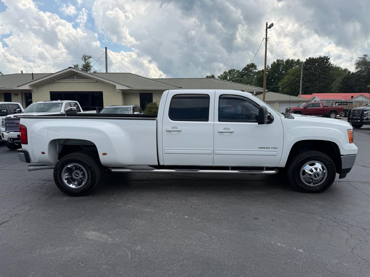 GMC Sierra 3500HD 4WD Crew Cab 167.7" DRW SLT 2011