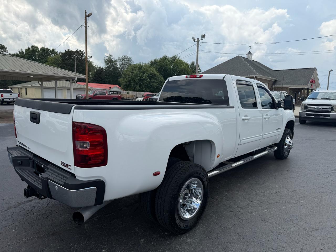GMC Sierra 3500HD 4WD Crew Cab 167.7" DRW SLT 2011