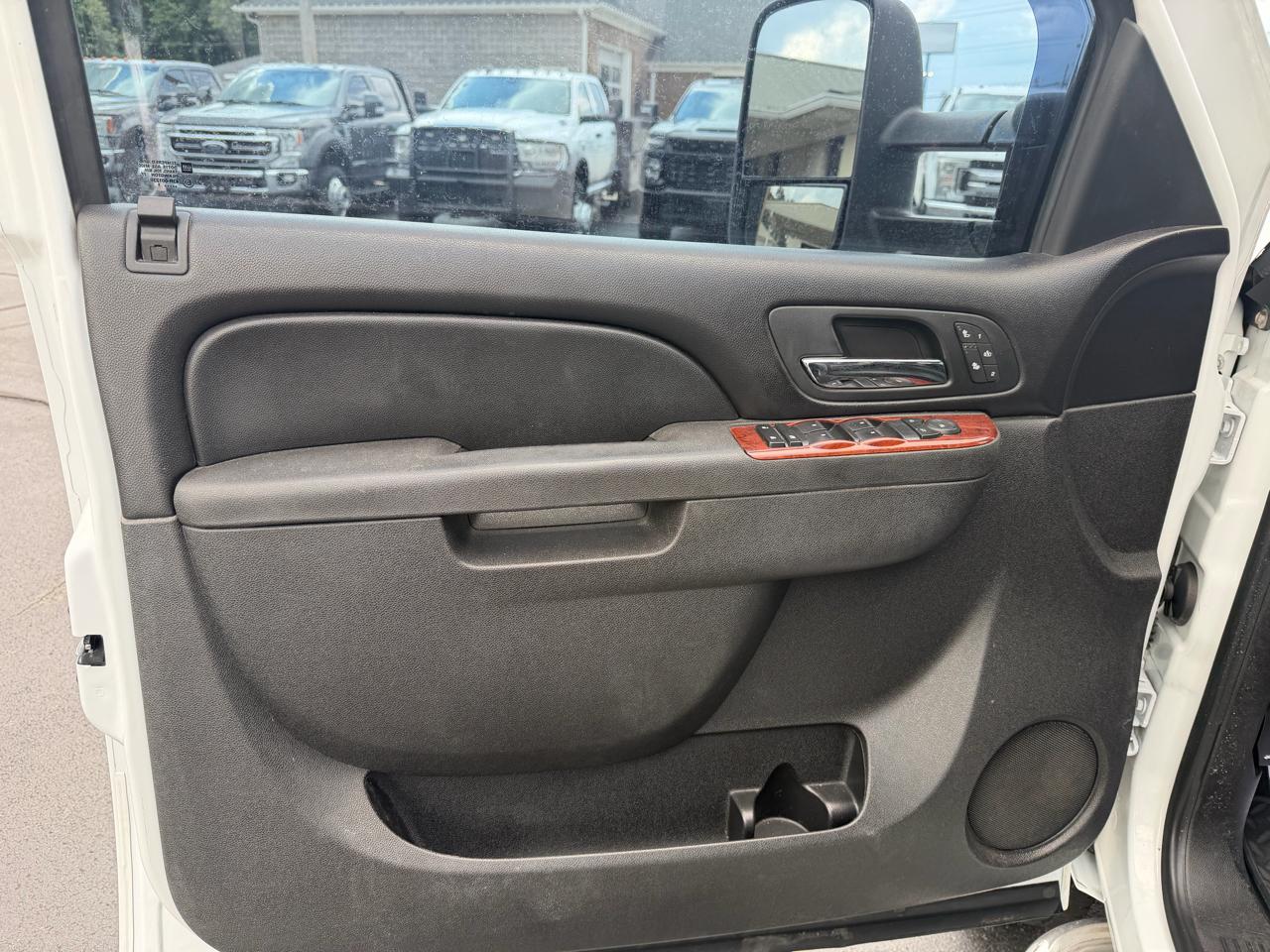 GMC Sierra 3500HD 4WD Crew Cab 167.7" DRW SLT 2011
