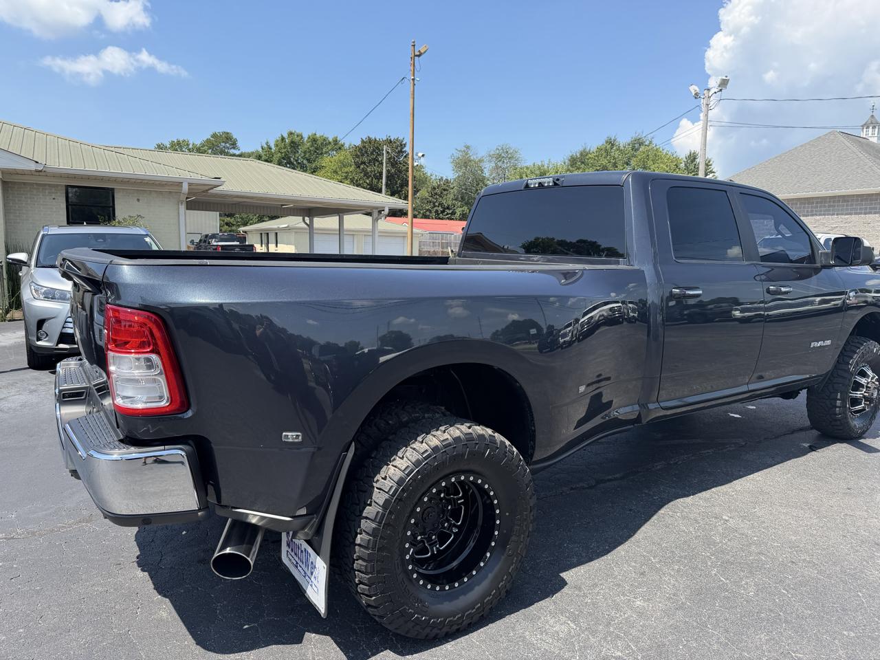 RAM 3500 Big Horn 4x4 Crew Cab 8' Box 2019