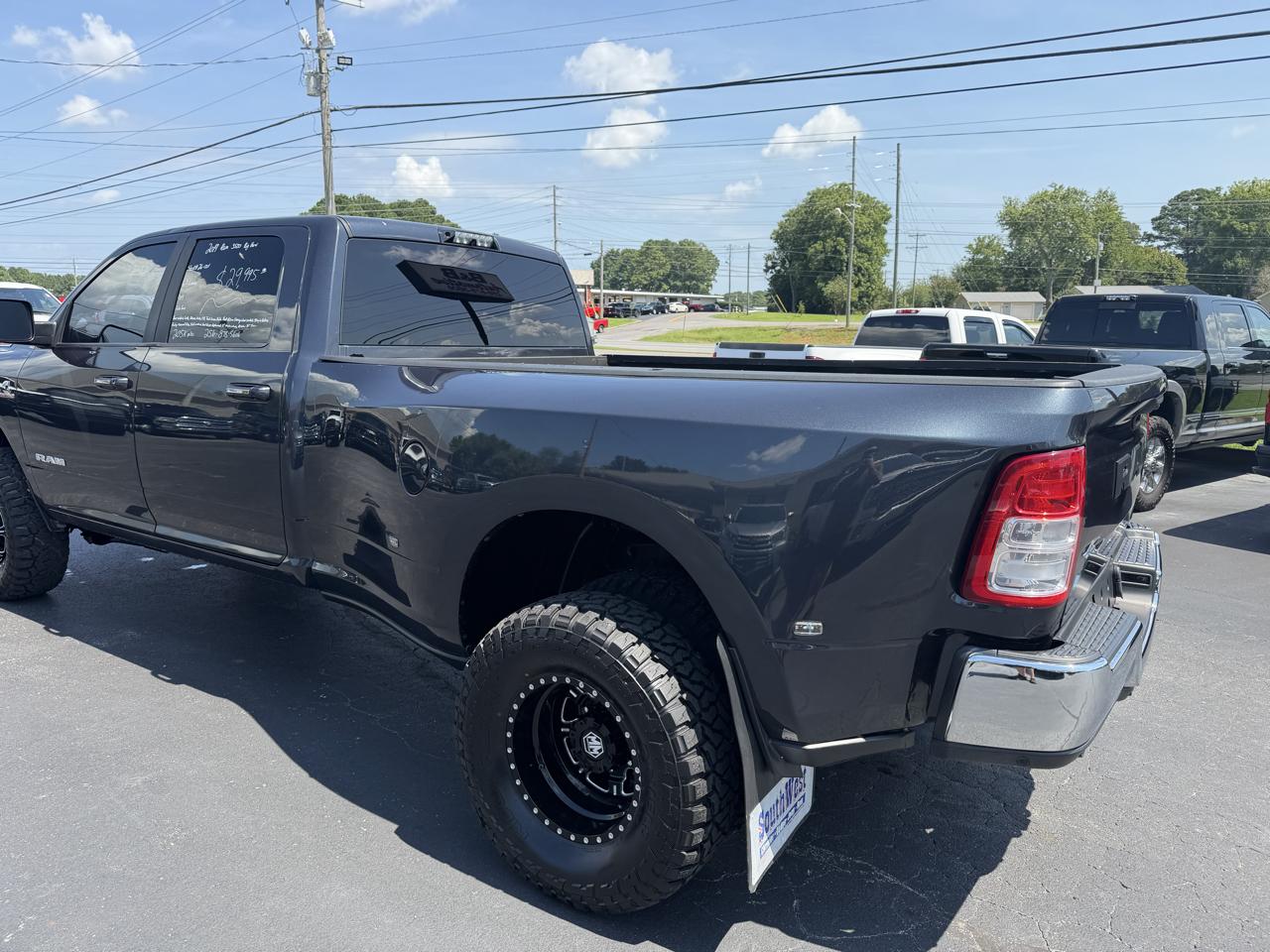 RAM 3500 Big Horn 4x4 Crew Cab 8' Box 2019