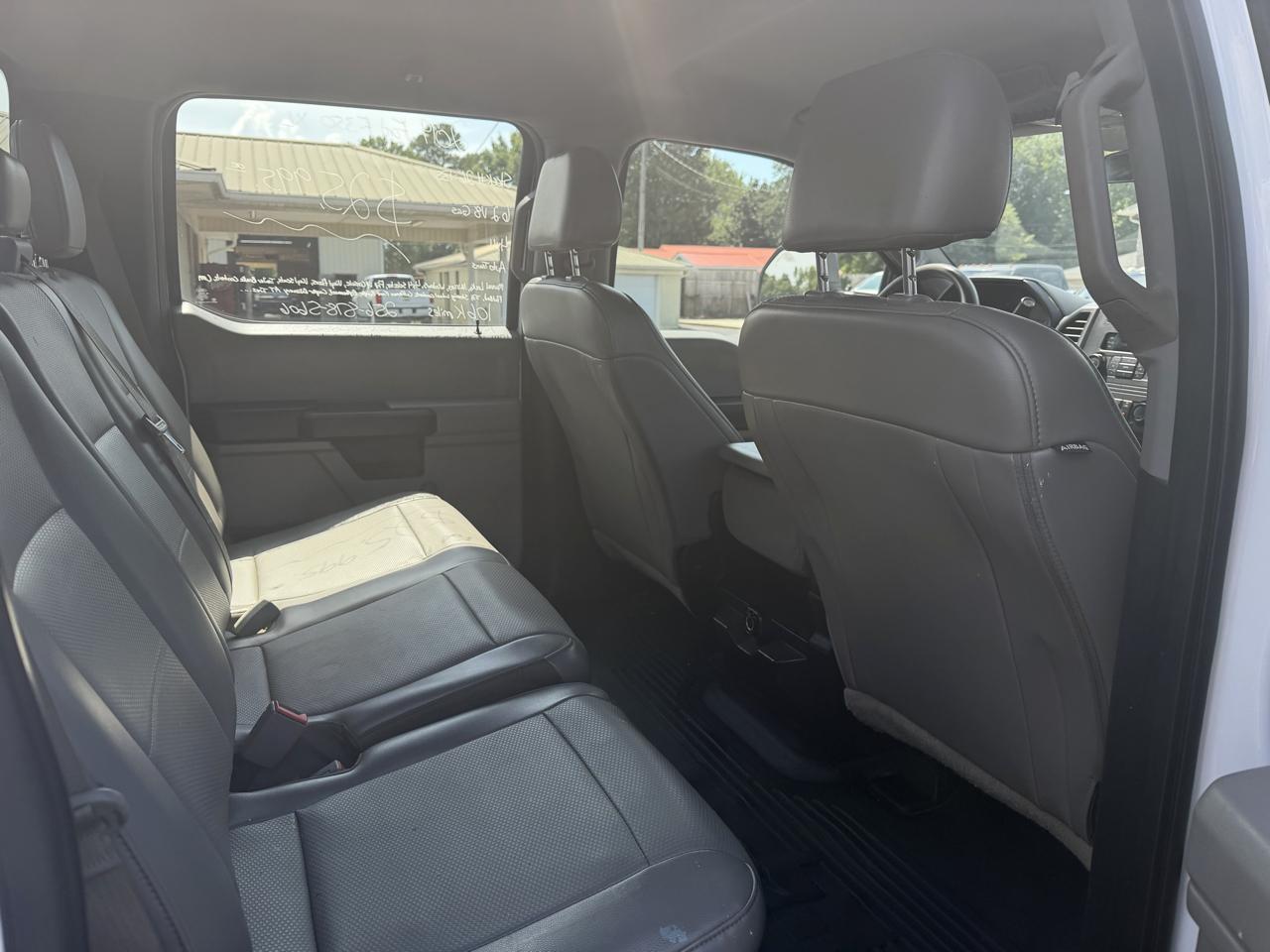 Ford Super Duty F-350 DRW XL 4WD Crew Cab 179" WB 60" CA 2019