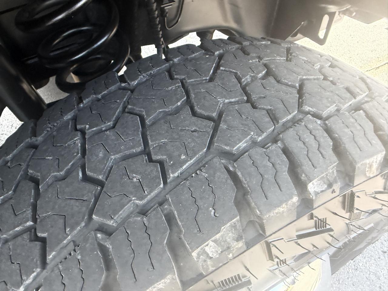 Ford Super Duty F-350 DRW XL 4WD Crew Cab 179" WB 60" CA 2019
