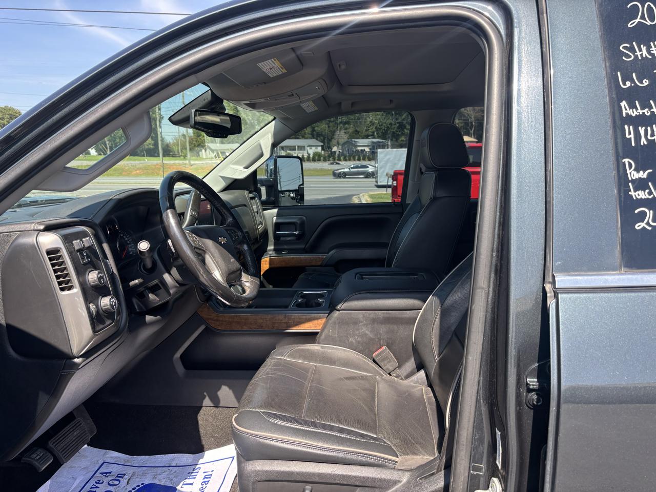 Chevrolet Silverado 2500HD 4WD Crew Cab 153.7" High Country 2019