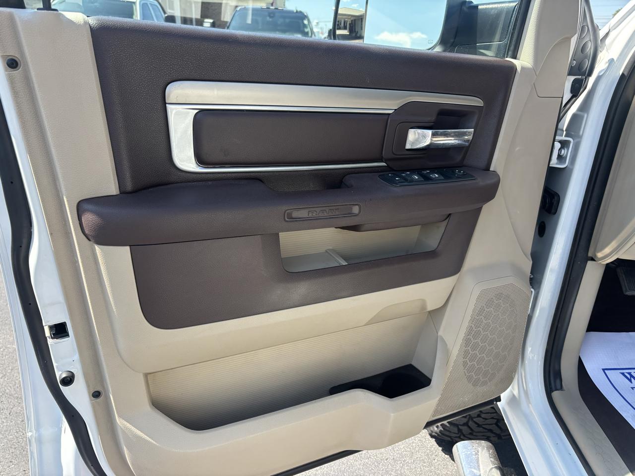 RAM 2500 4WD Mega Cab 160.5" Big Horn 2016