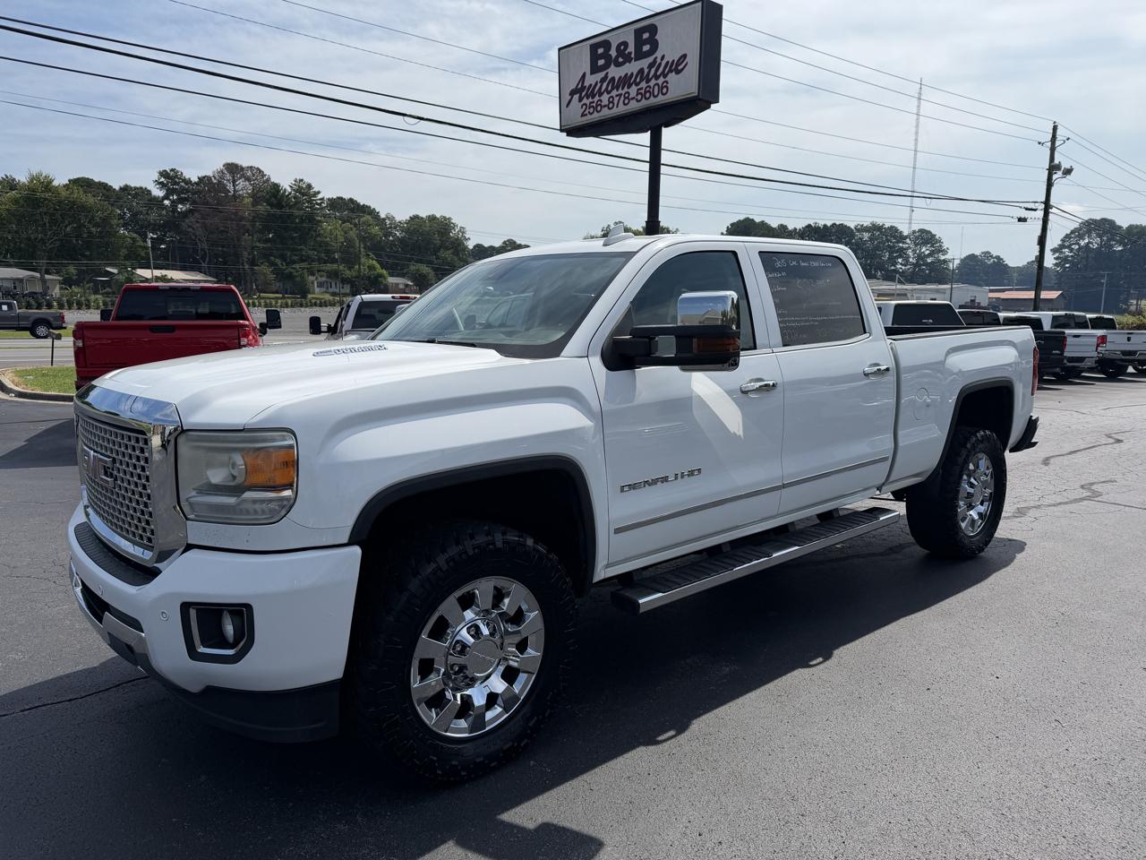 GMC Sierra 2500HD available WiFi 4WD Crew Cab 153.7" Denali 2015