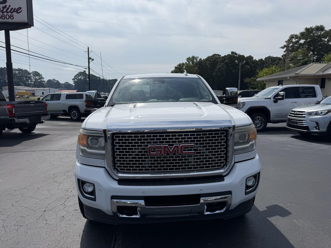 GMC Sierra 2500HD available WiFi 4WD Crew Cab 153.7" Denali 2015