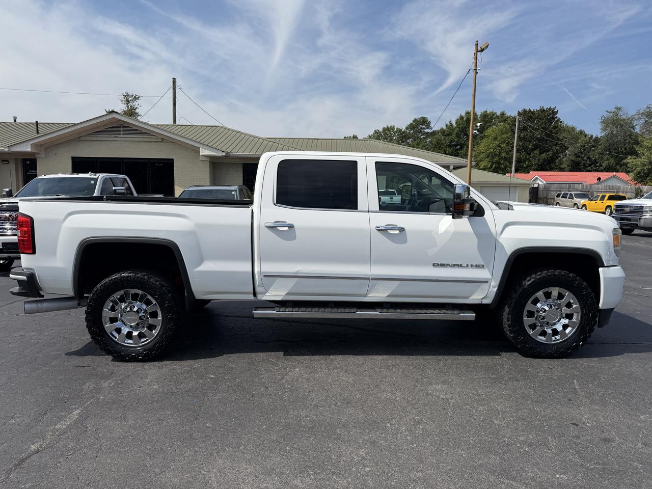 GMC Sierra 2500HD available WiFi 4WD Crew Cab 153.7" Denali 2015