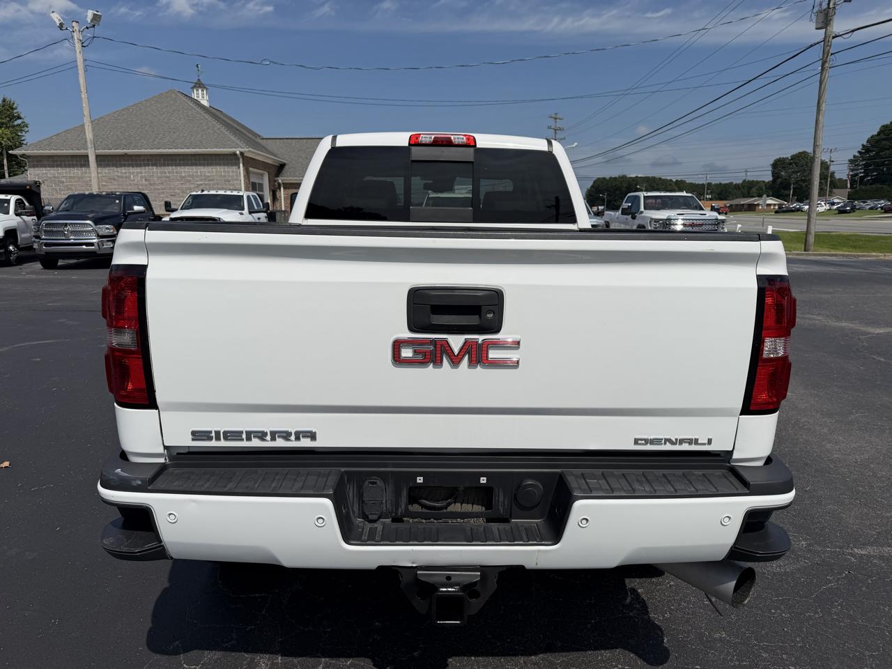 GMC Sierra 2500HD available WiFi 4WD Crew Cab 153.7" Denali 2015