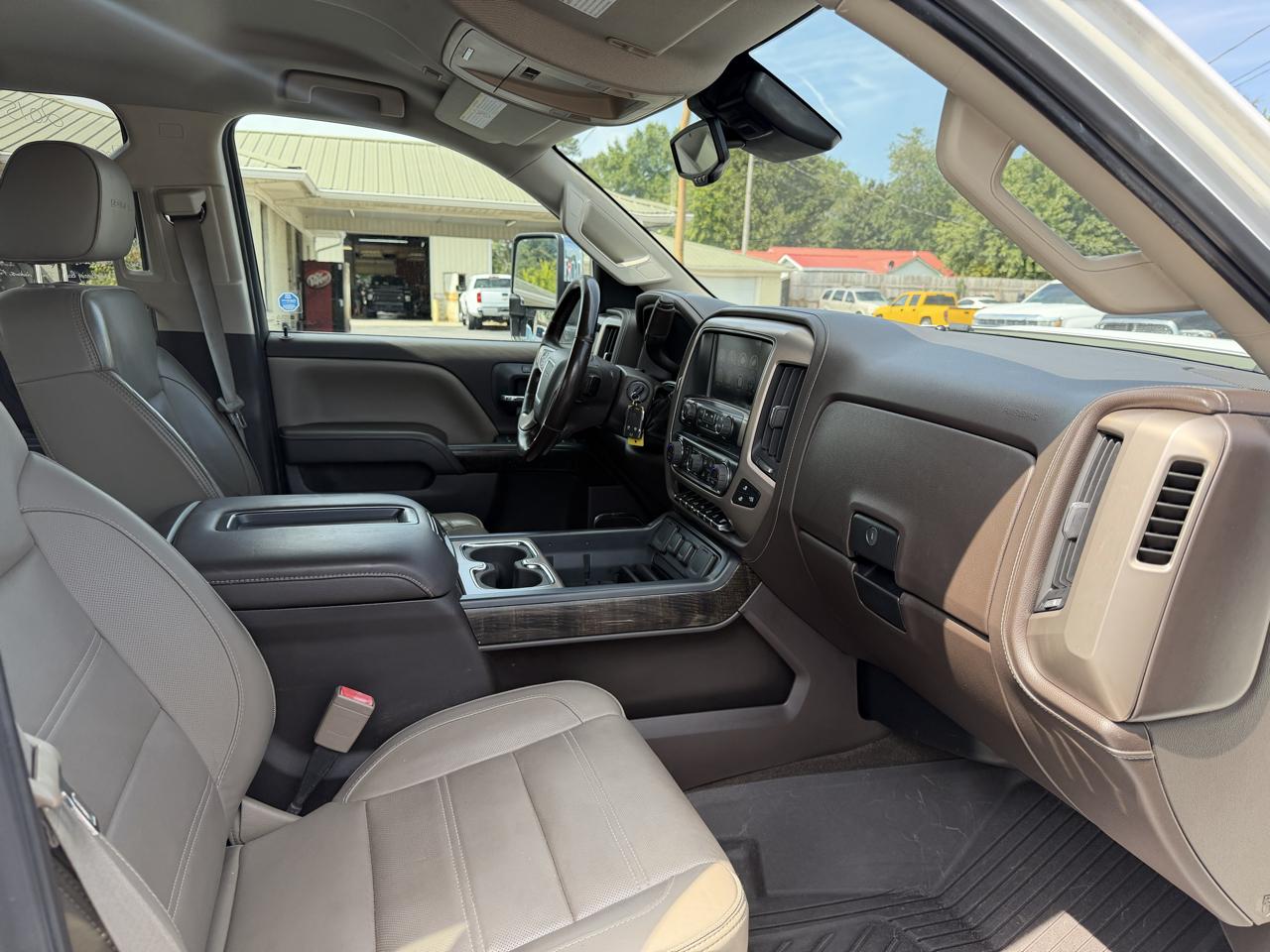 GMC Sierra 2500HD available WiFi 4WD Crew Cab 153.7" Denali 2015