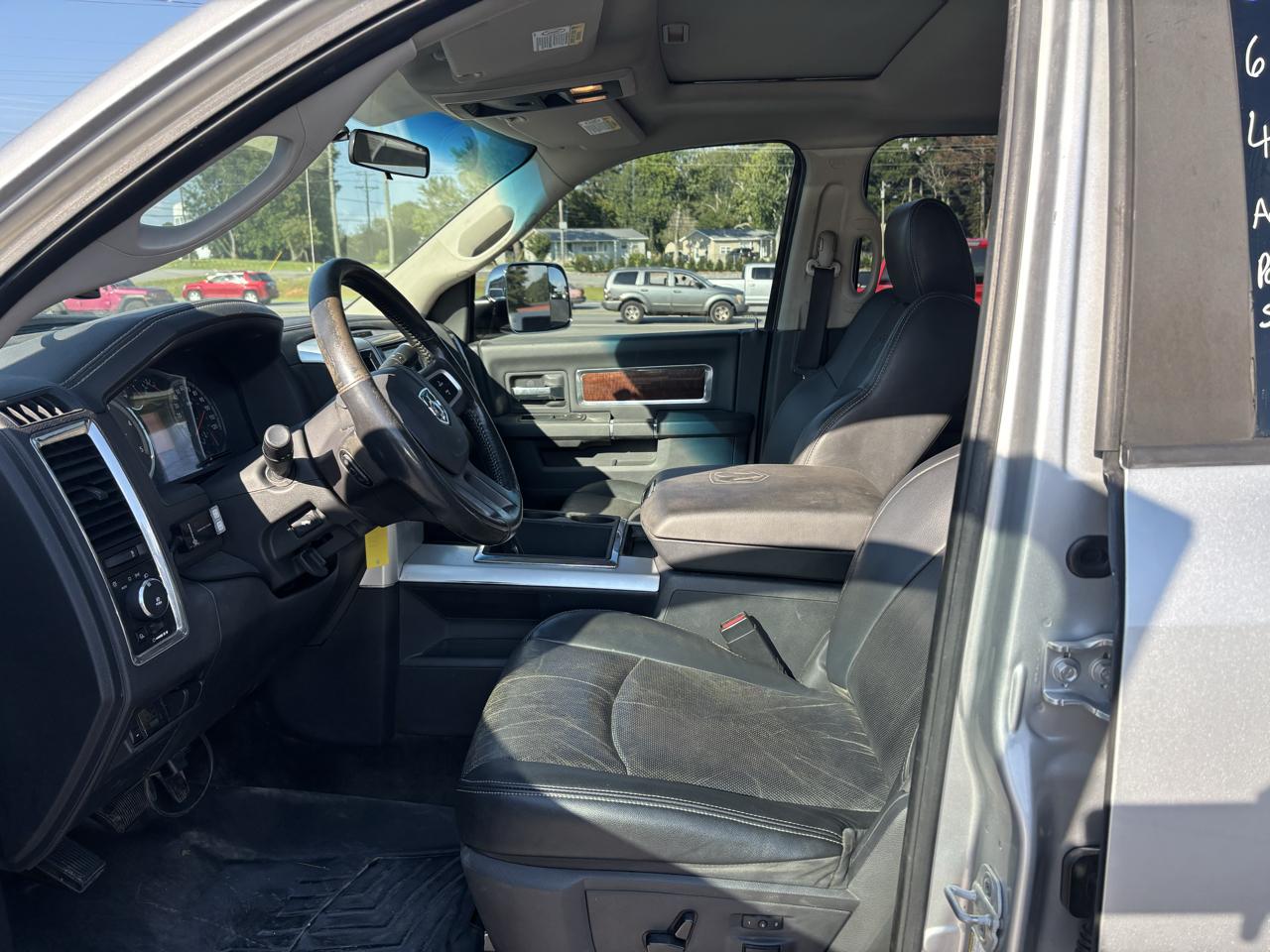 Dodge Ram 3500 4WD Crew Cab 149" Laramie 2010