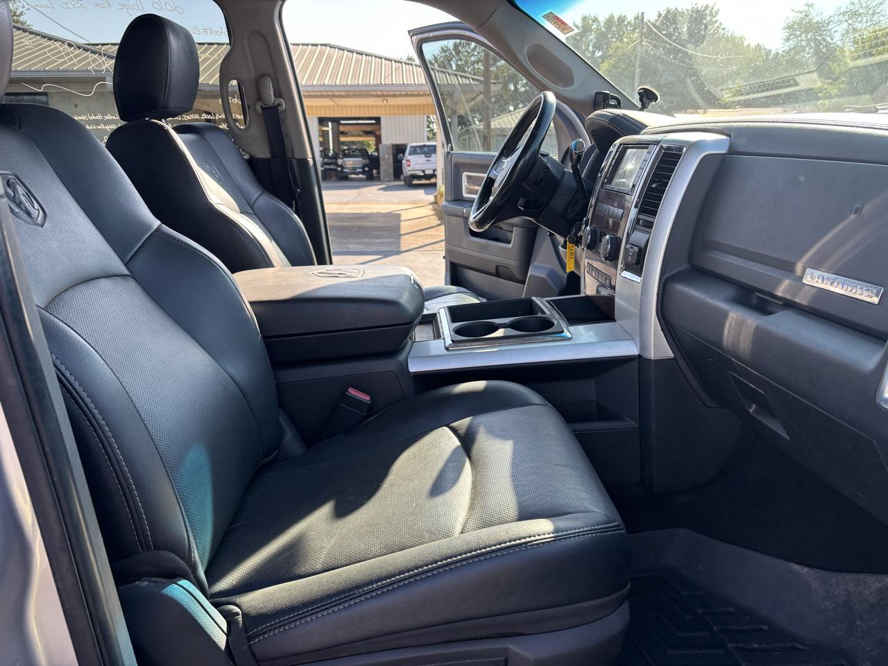Dodge Ram 3500 4WD Crew Cab 149" Laramie 2010