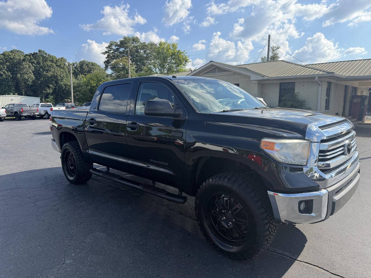 Toyota Tundra 4WD SR5 CrewMax 5.5' Bed 5.7L FFV (Natl) 2017