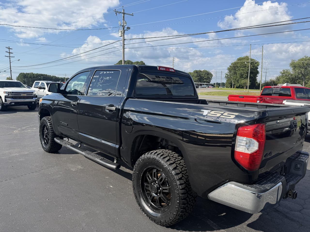 Toyota Tundra 4WD SR5 CrewMax 5.5' Bed 5.7L FFV (Natl) 2017