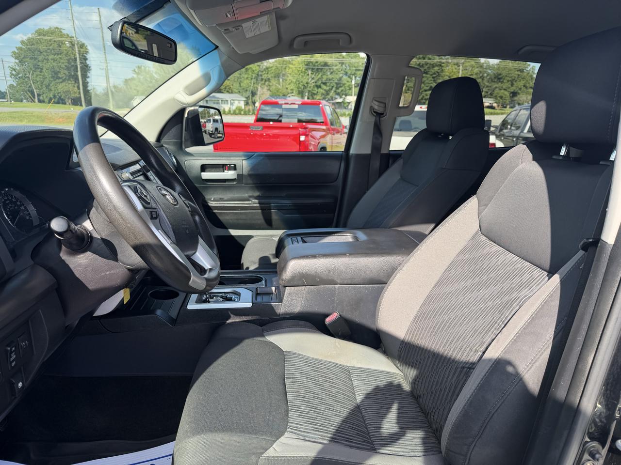 Toyota Tundra 4WD SR5 CrewMax 5.5' Bed 5.7L FFV (Natl) 2017