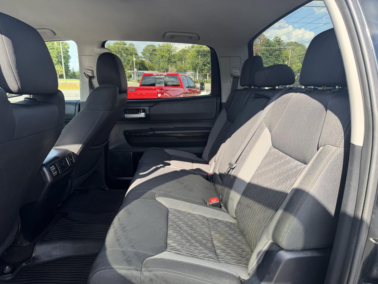 Toyota Tundra 4WD SR5 CrewMax 5.5' Bed 5.7L FFV (Natl) 2017