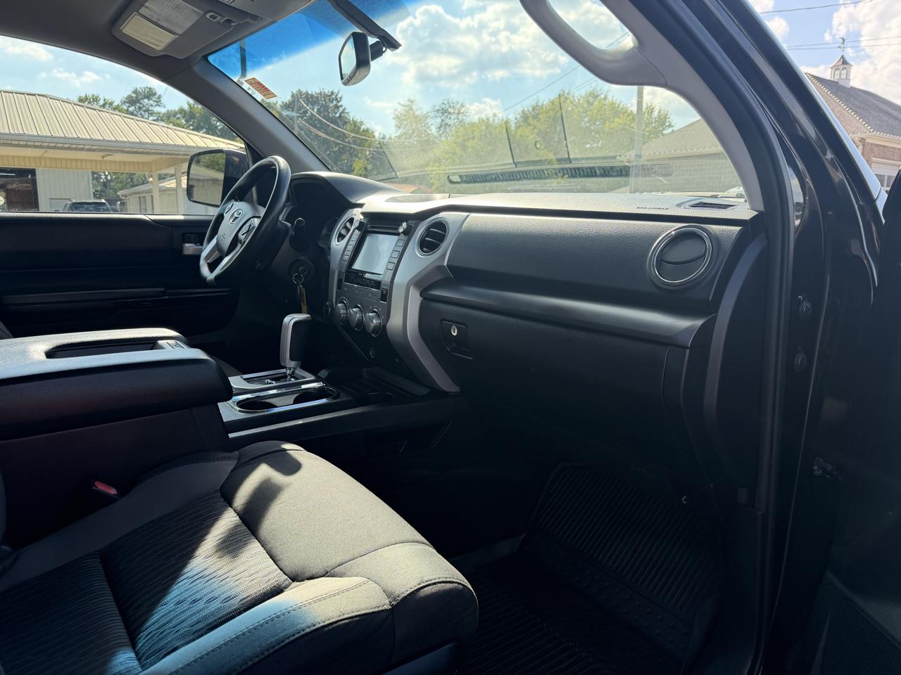 Toyota Tundra 4WD SR5 CrewMax 5.5' Bed 5.7L FFV (Natl) 2017