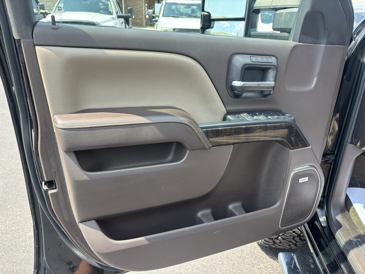 GMC Sierra 2500HD available WiFi 4WD Crew Cab 153.7" Denali 2015