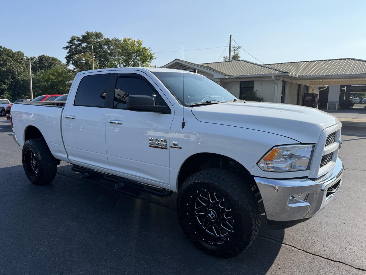 RAM 2500 SLT 4x4 Crew Cab 6'4" Box 2018