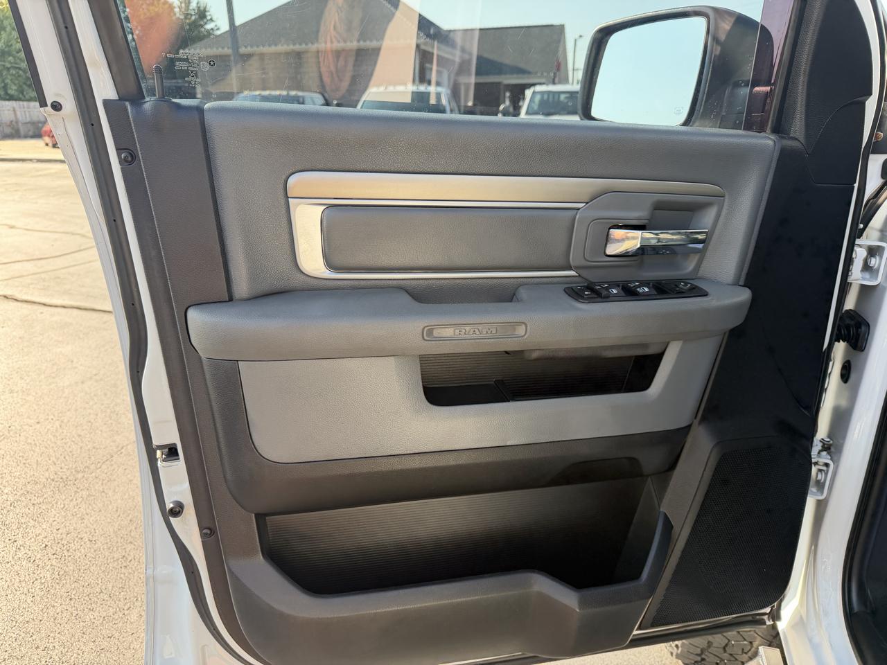 RAM 2500 SLT 4x4 Crew Cab 6'4" Box 2018