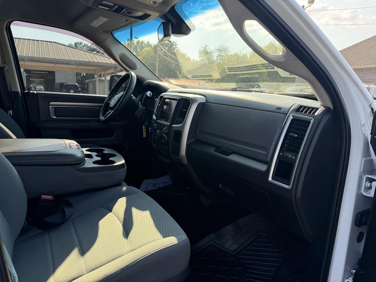 RAM 2500 SLT 4x4 Crew Cab 6'4" Box 2018