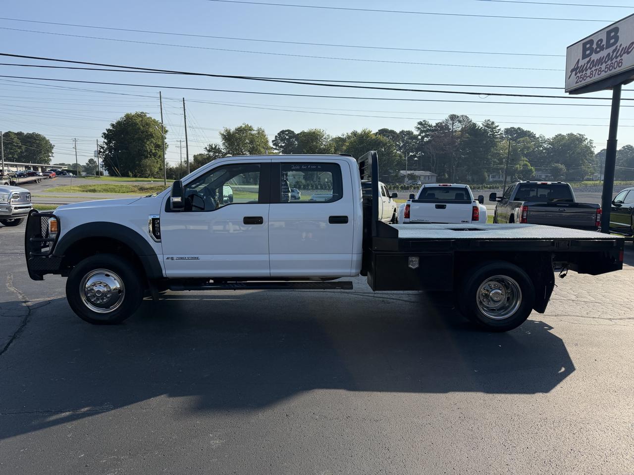 Ford Super Duty F-550 DRW XL 4WD Crew Cab 179" WB 60" CA 2022