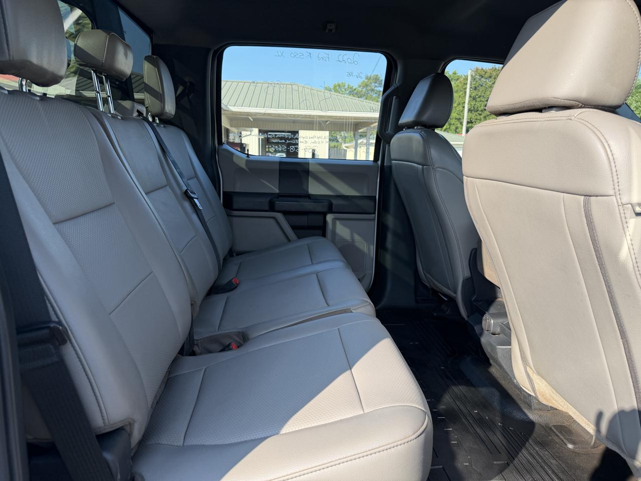 Ford Super Duty F-550 DRW XL 4WD Crew Cab 179" WB 60" CA 2022