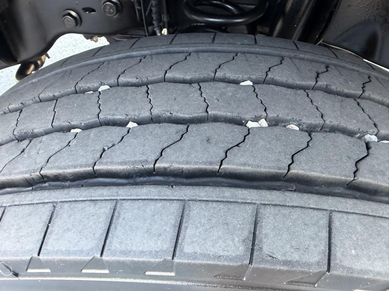 Ford Super Duty F-550 DRW XL 4WD Crew Cab 179" WB 60" CA 2022