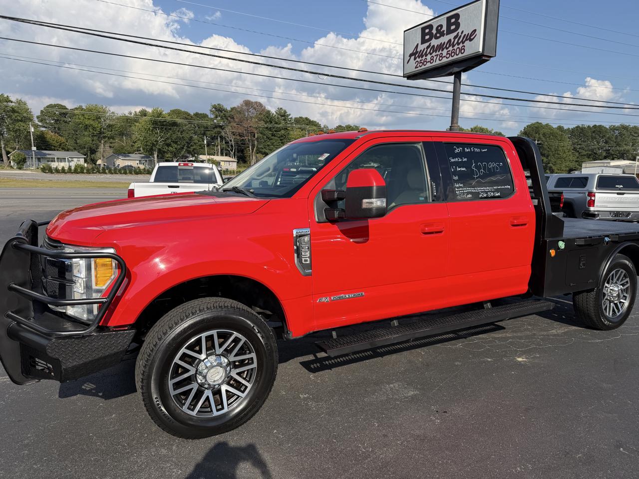 Ford Super Duty F-350 SRW Lariat 4WD Crew Cab 8' Box 2017