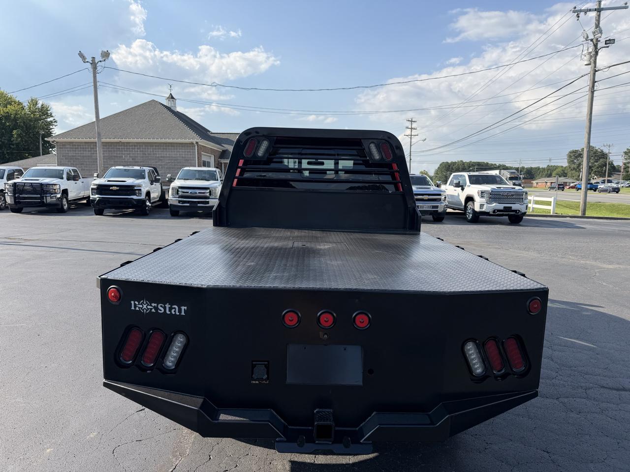 Ford Super Duty F-350 SRW Lariat 4WD Crew Cab 8' Box 2017