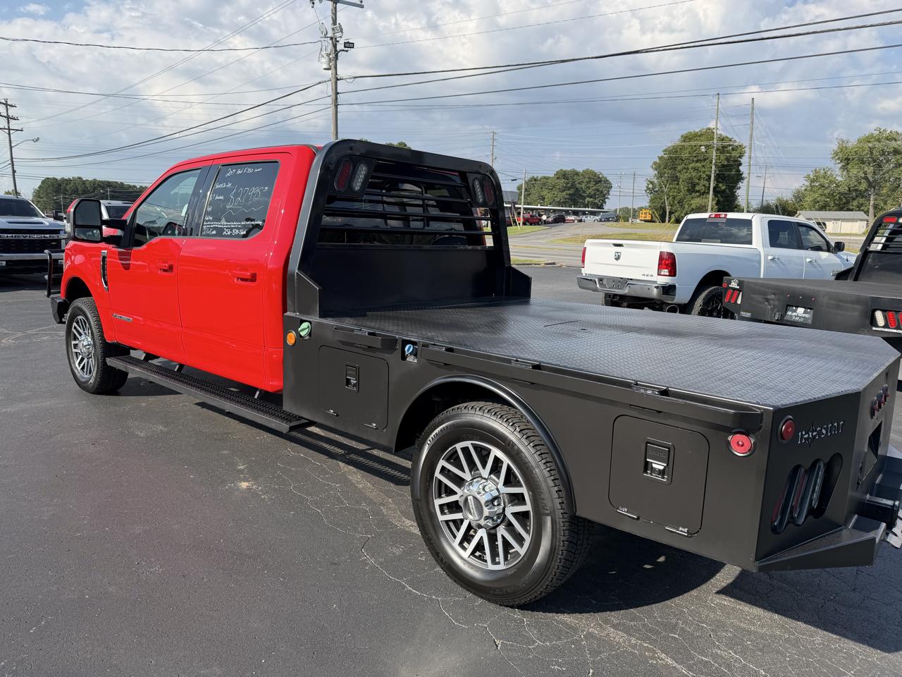Ford Super Duty F-350 SRW Lariat 4WD Crew Cab 8' Box 2017