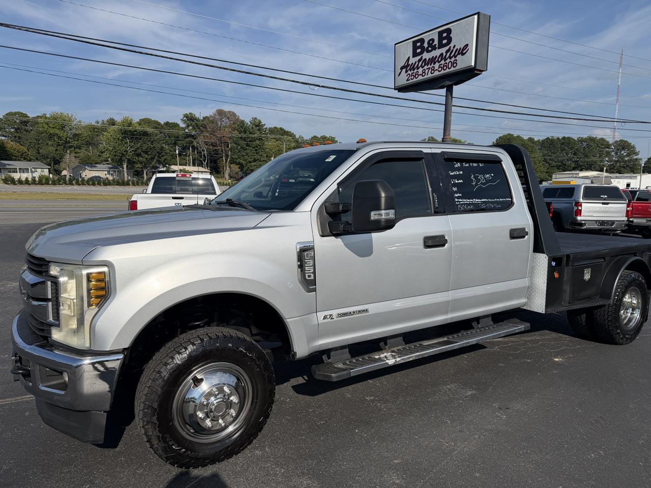Ford Super Duty F-350 DRW XLT 4WD Crew Cab 8' Box 2018
