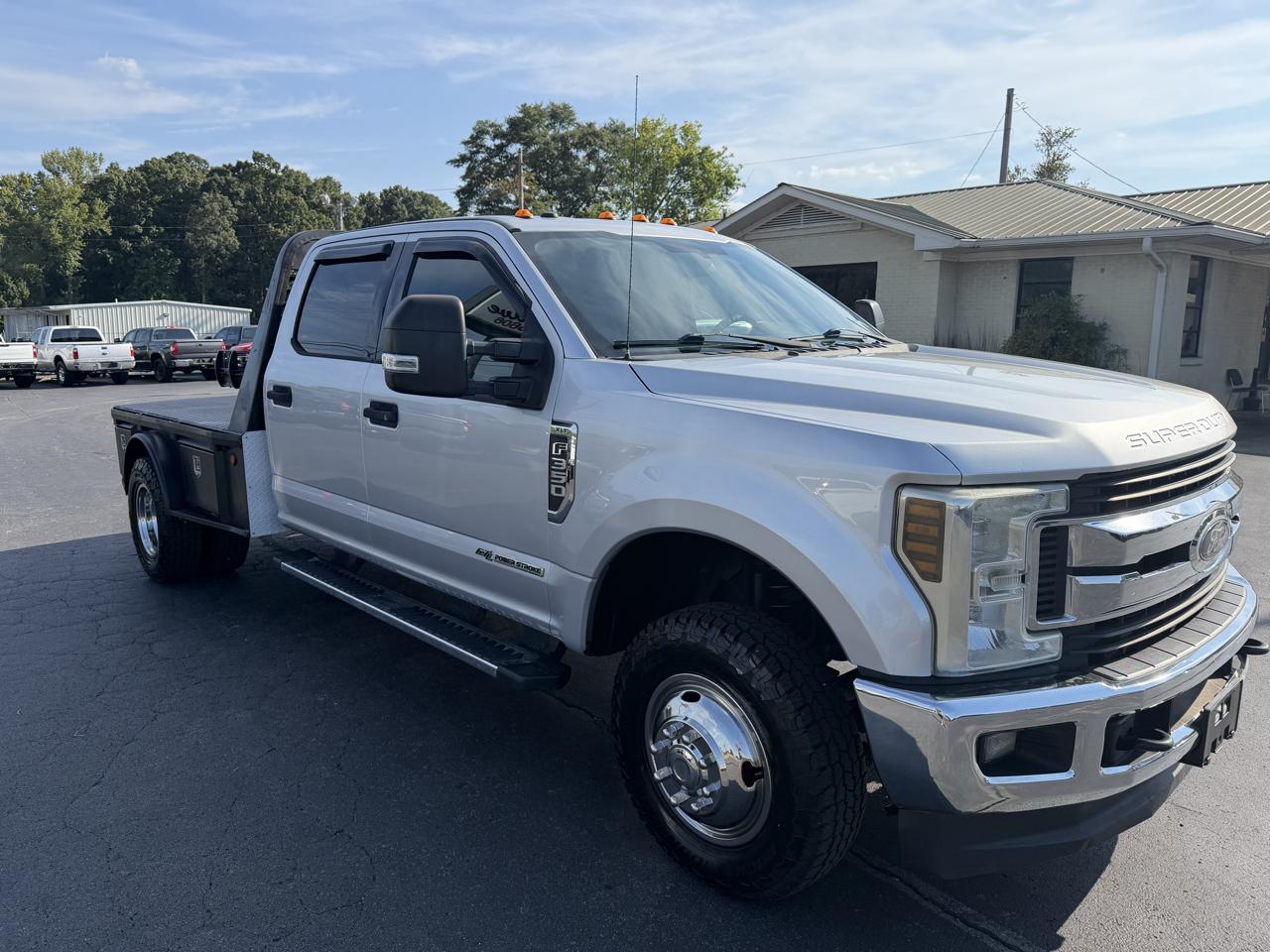 Ford Super Duty F-350 DRW XLT 4WD Crew Cab 8' Box 2018