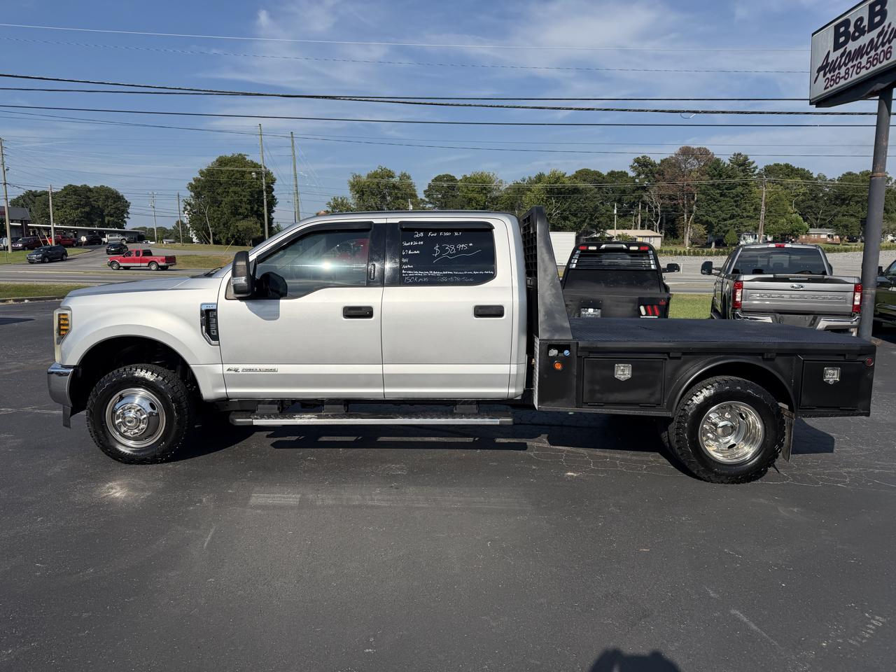 Ford Super Duty F-350 DRW XLT 4WD Crew Cab 8' Box 2018