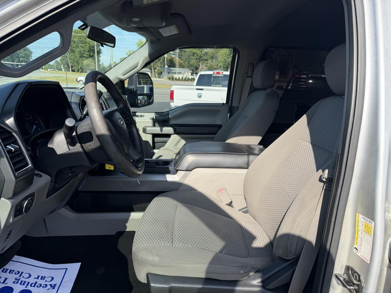 Ford Super Duty F-350 DRW XLT 4WD Crew Cab 8' Box 2018