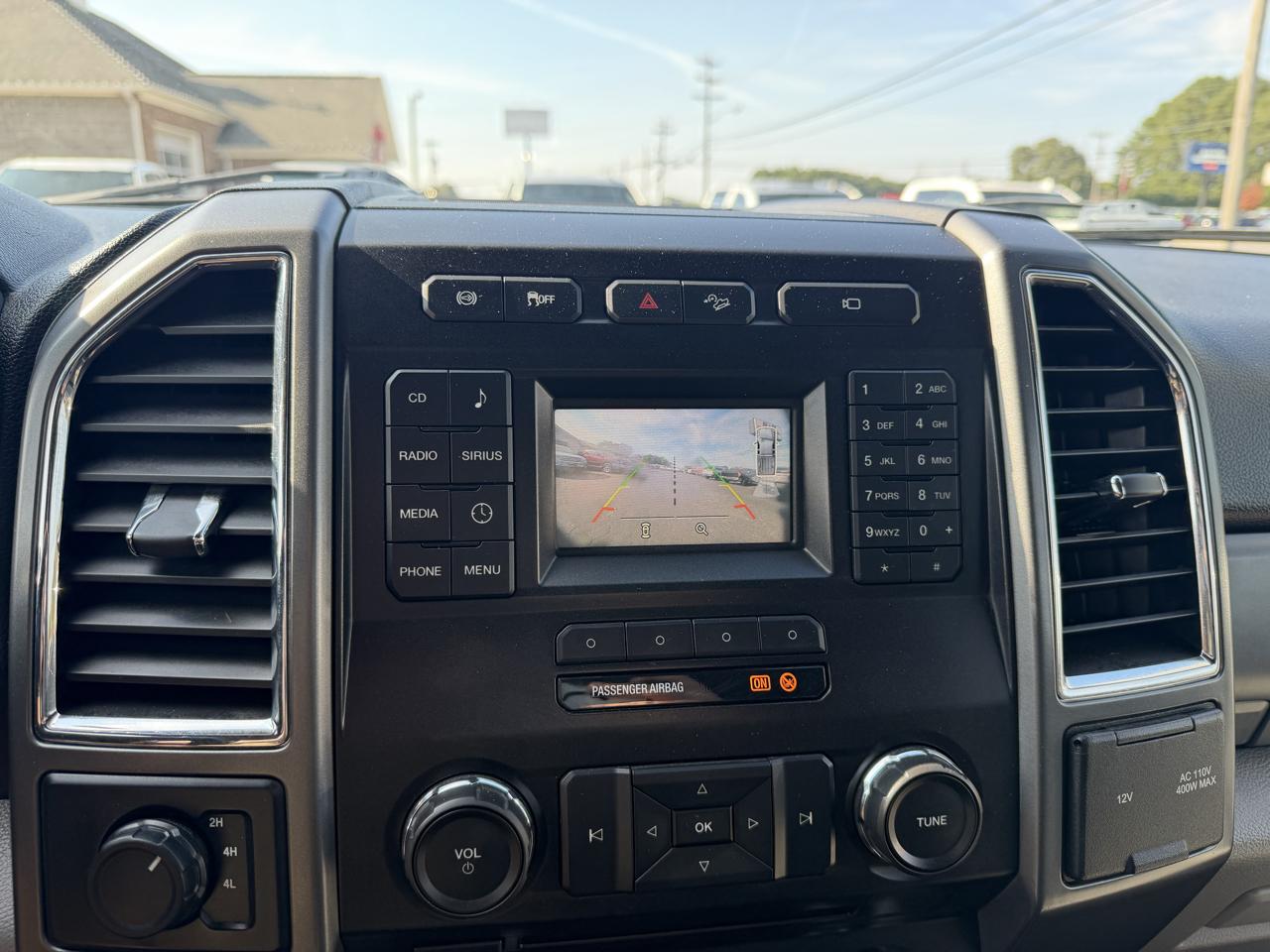 Ford Super Duty F-350 DRW XLT 4WD Crew Cab 8' Box 2018