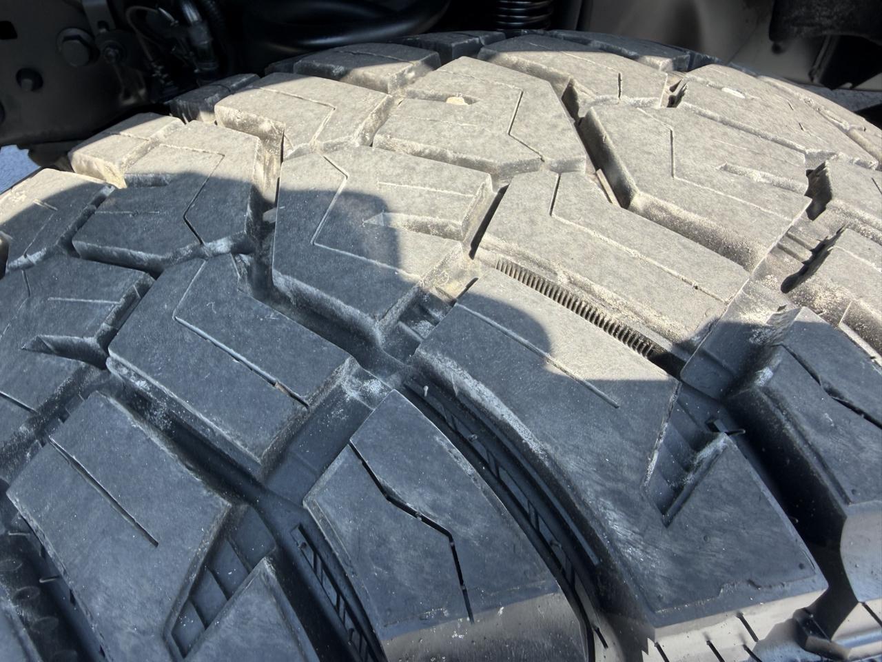 Ford Super Duty F-350 DRW XLT 4WD Crew Cab 8' Box 2017
